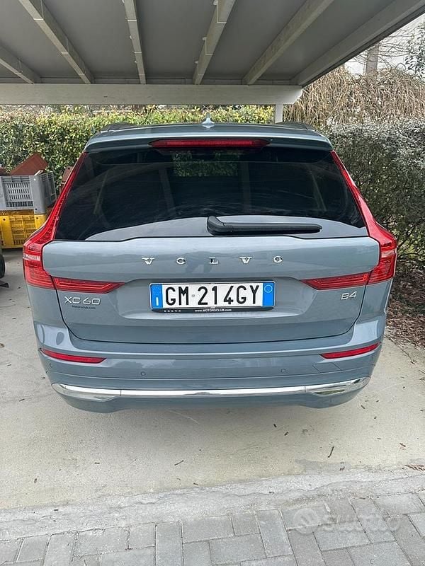 Usata Volvo XC60 197 CV (144 kW) 2023 Grigio SUV