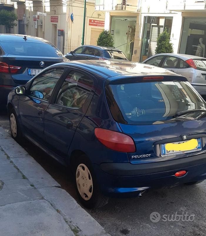 Blu Usata 2001 Peugeot 206 Tre volumi | 1750 € (Buon prezzo) - Immagine 1/4