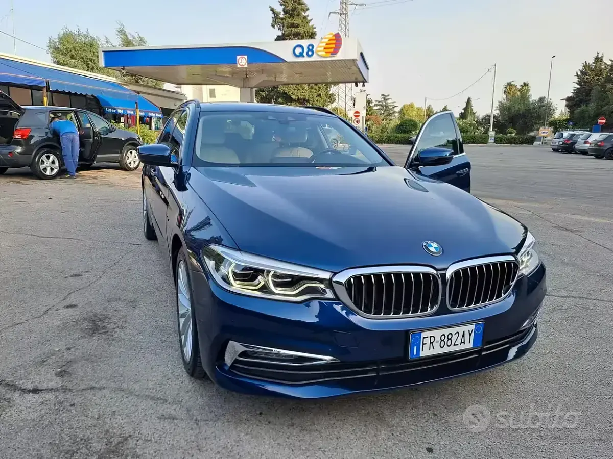 Usata BMW 520 Luxury Line 190 CV (139 kW) 2018 Bluazzurro Station wagon
