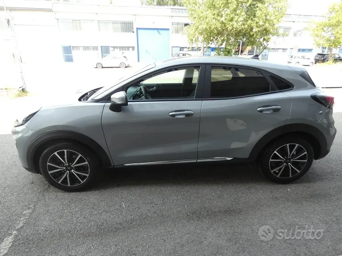 Usata Ford Puma 124 CV (91 kW) 2022 Grigio SUV
