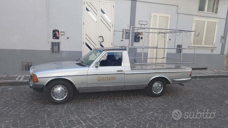Usata Mercedes 240 1982 Grigio