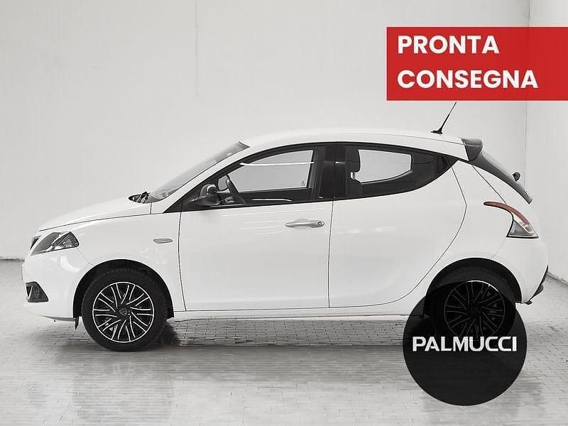 Usata Lancia Ypsilon Gold 69 CV (50 kW) 2023 Other Utilitaria