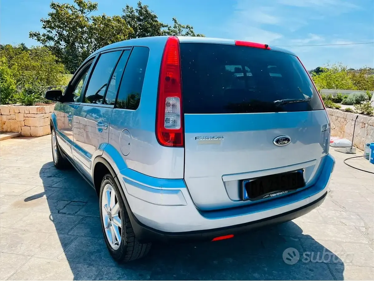 Usata Ford Fusion 80 CV (58 kW) 2006 Blu Utilitaria