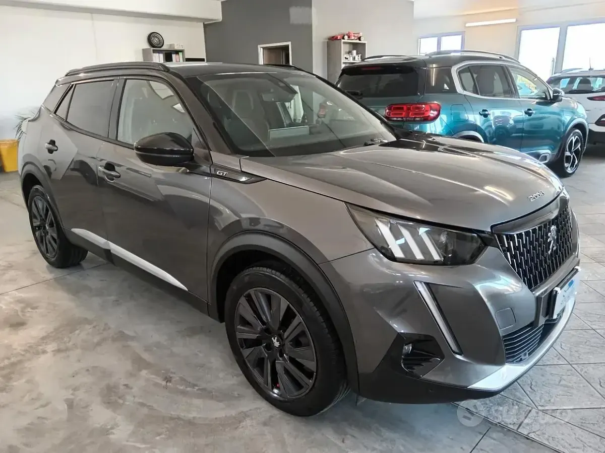 Usata Peugeot 2008 GT 155 CV (114 kW) 2020 Grigio SUV