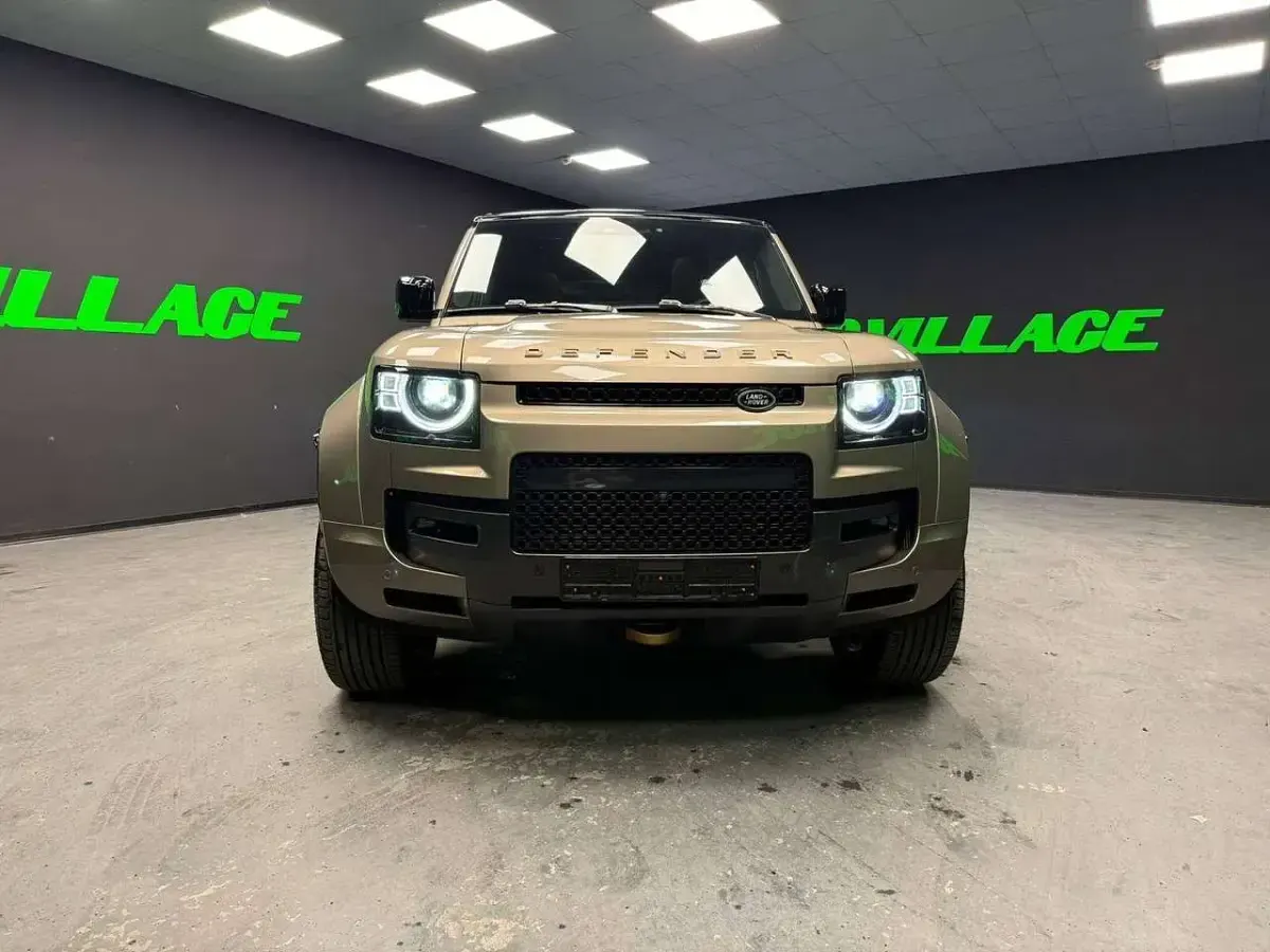 Usata Land Rover Defender 635 CV (467 kW) 2026 Bronzo SUV