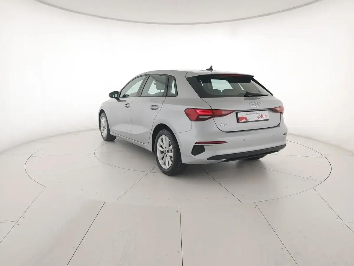 Usata Audi A3 Business 2024 Argento fioretto metallizzato Berlina