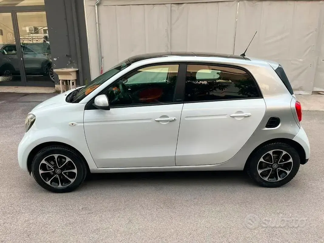 Usata Smart ForFour Passion 71 CV (52 kW) 2015 Bianco Utilitaria