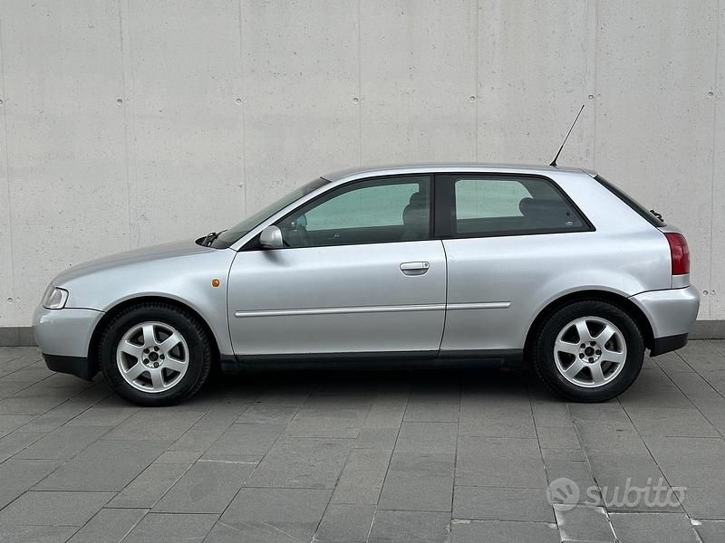 Usata Audi A3 149 CV (109 kW) 2000 Grigio Utilitaria