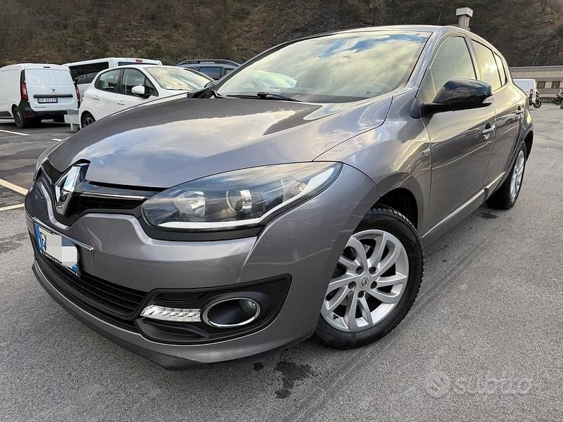 Usata Renault Mégane LIMITED 110 CV (80 kW) 2015 Grigio Berlina