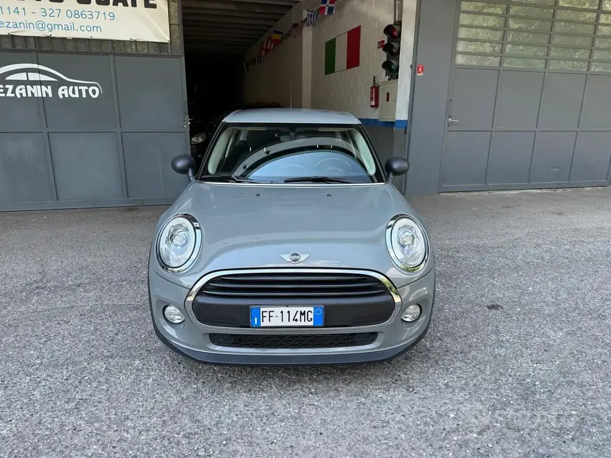 Usata Mini ONE 75 CV (55 kW) 2016 Grigio Utilitaria