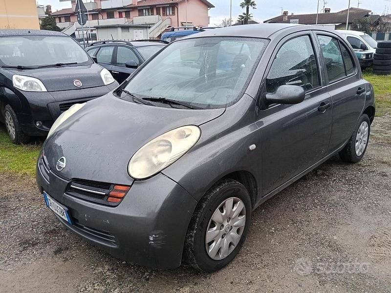 Usata Nissan Micra Visia 80 CV (58 kW) 2004 Grigio Berlina