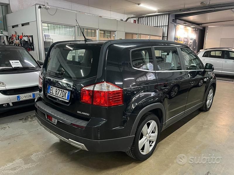 Usata Chevrolet Orlando 163 CV (119 kW) 2012 Nero Monovolume