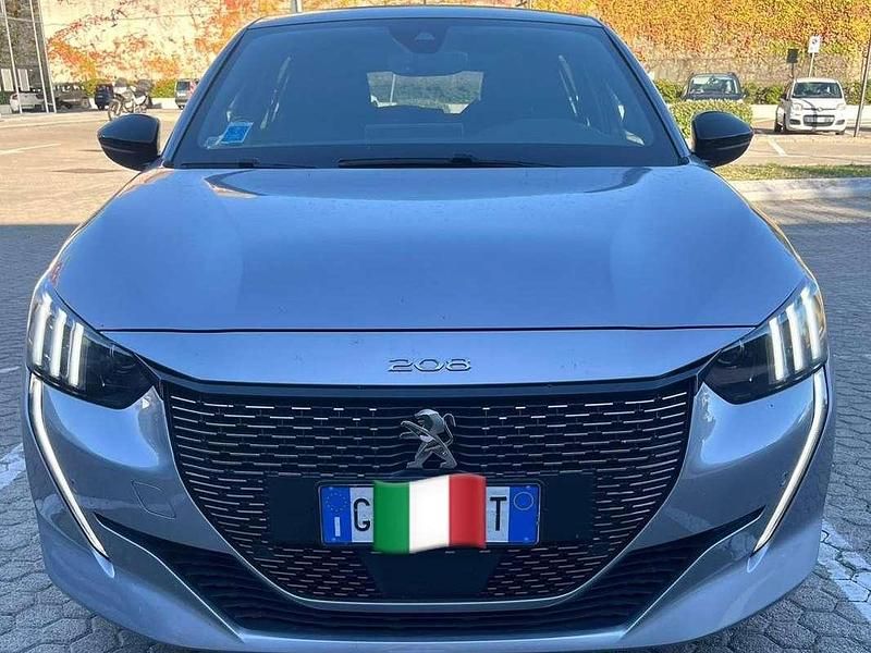 Grigio Usata 2022 Peugeot 208 GT Due volumi | 19.500 € (Molto cara) - Immagine 1/4