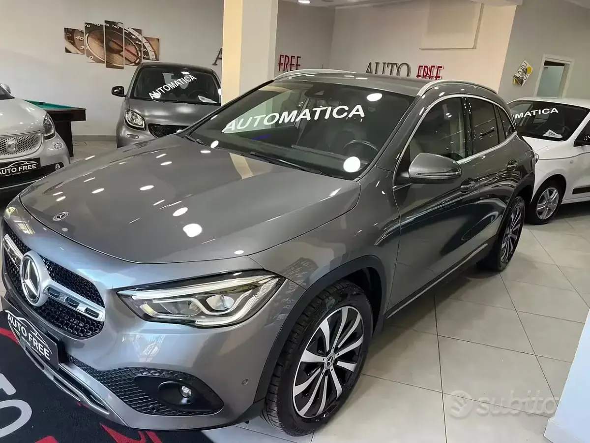 Usata Mercedes GLA200 Premium 190 CV (139 kW) 2020 Grigio SUV