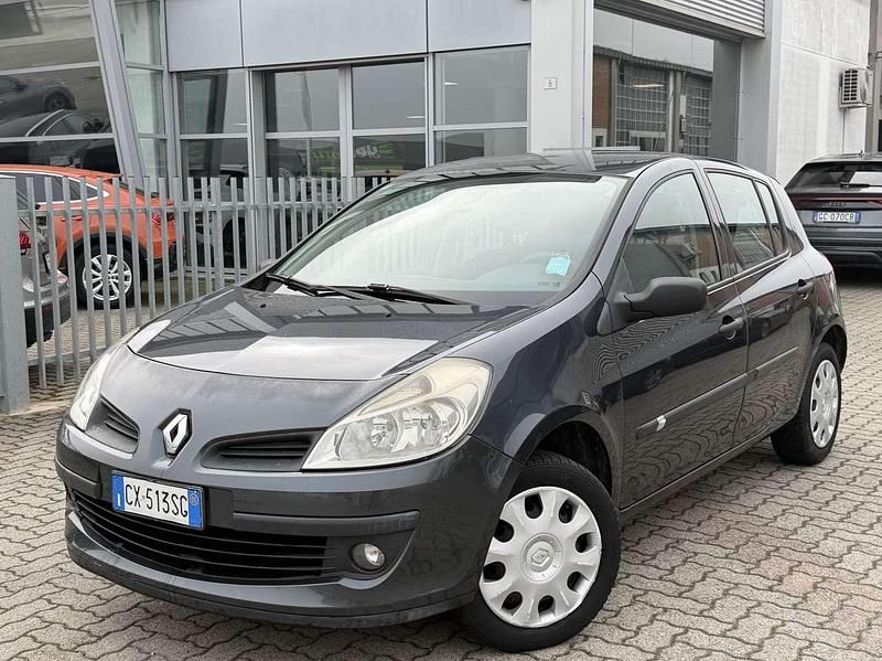 Usata Renault Clio II Luxe 75 CV (55 kW) 2005 Other Berlina