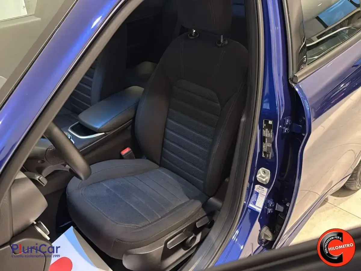 Usata Alfa Romeo Giulia Super 160 CV (117 kW) 2022 Blu/azzurro Berlina