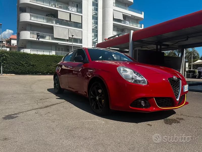 Usata Alfa Romeo Giulietta 170 CV (125 kW) 2011 Rosso Utilitaria