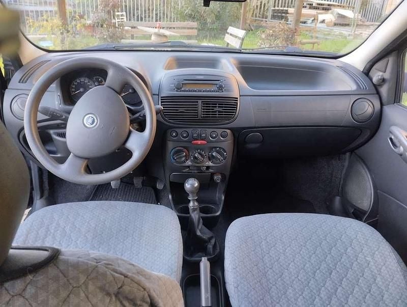 Usata Fiat Punto Active 60 CV (44 kW) 2005 Berlina