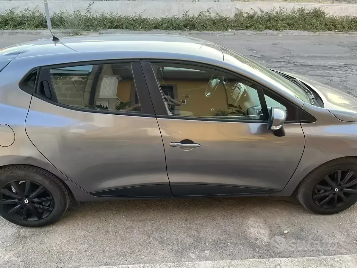 Usata Renault Clio IV 75 CV (55 kW) 2016 Grigio Berlina