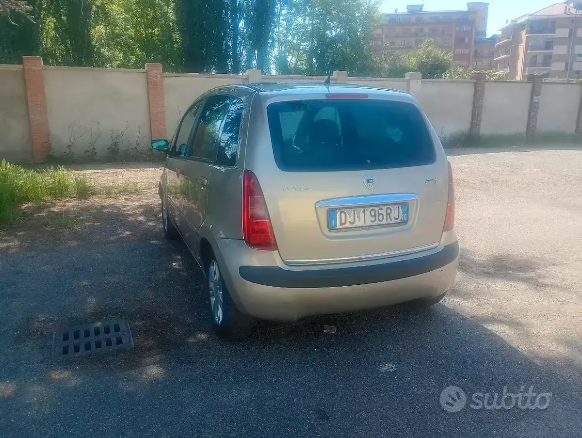 Usata Lancia Musa 90 CV (66 kW) 2007 Monovolume