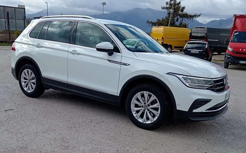 Usata VW Tiguan Sport 150 CV (110 kW) 2022 Bianco SUV