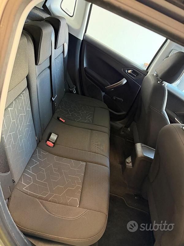 Usata Peugeot 2008 Allure 74 CV (54 kW) 2015 Grigio SUV