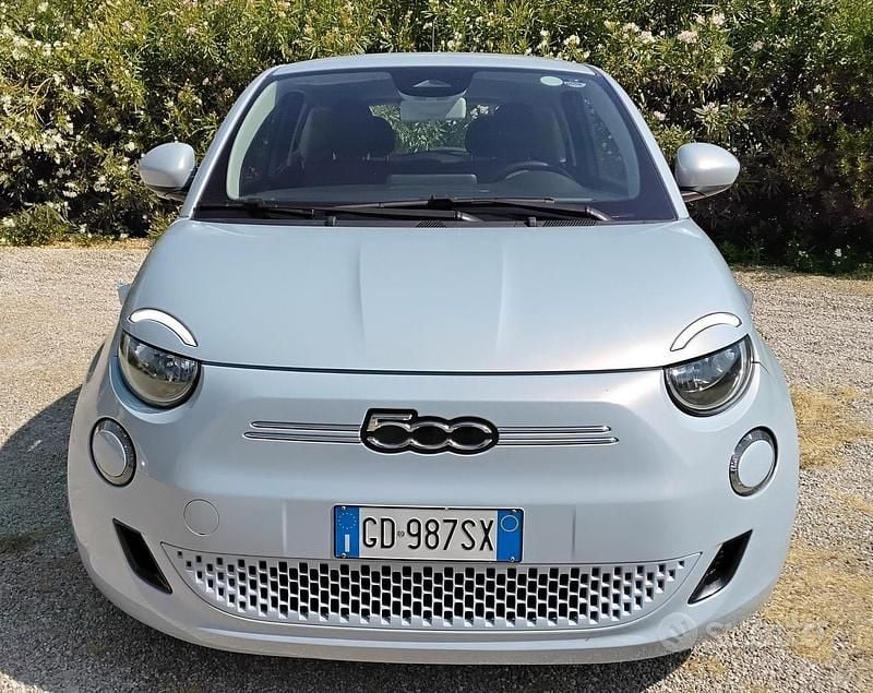 Usata Fiat 500e La Prima 42 kW (58 CV) 2020 Blu Berlina