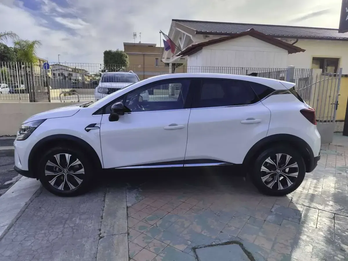 Usata Renault Captur Techno 94 CV (69 kW) 2023 Bianco perla SUV