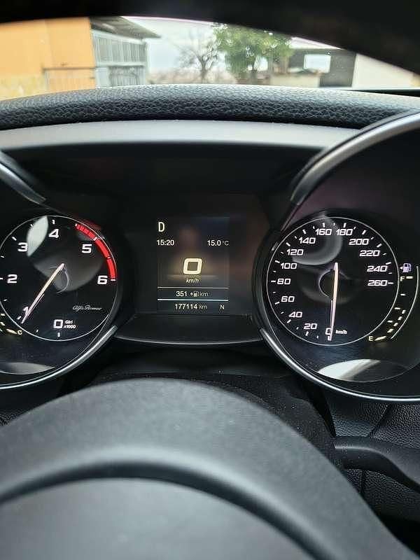 Usata Alfa Romeo Giulia Business 150 CV (110 kW) 2016 Grigio Berlina