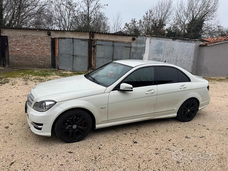 Usata Mercedes C220 Avantgarde 170 CV (125 kW) 2011 Bianco Berlina