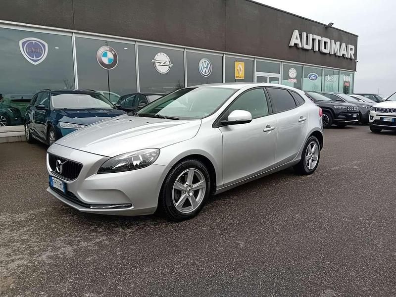 Usata Volvo V40 Business Edition 120 CV (88 kW) 2017 Argento Berlina