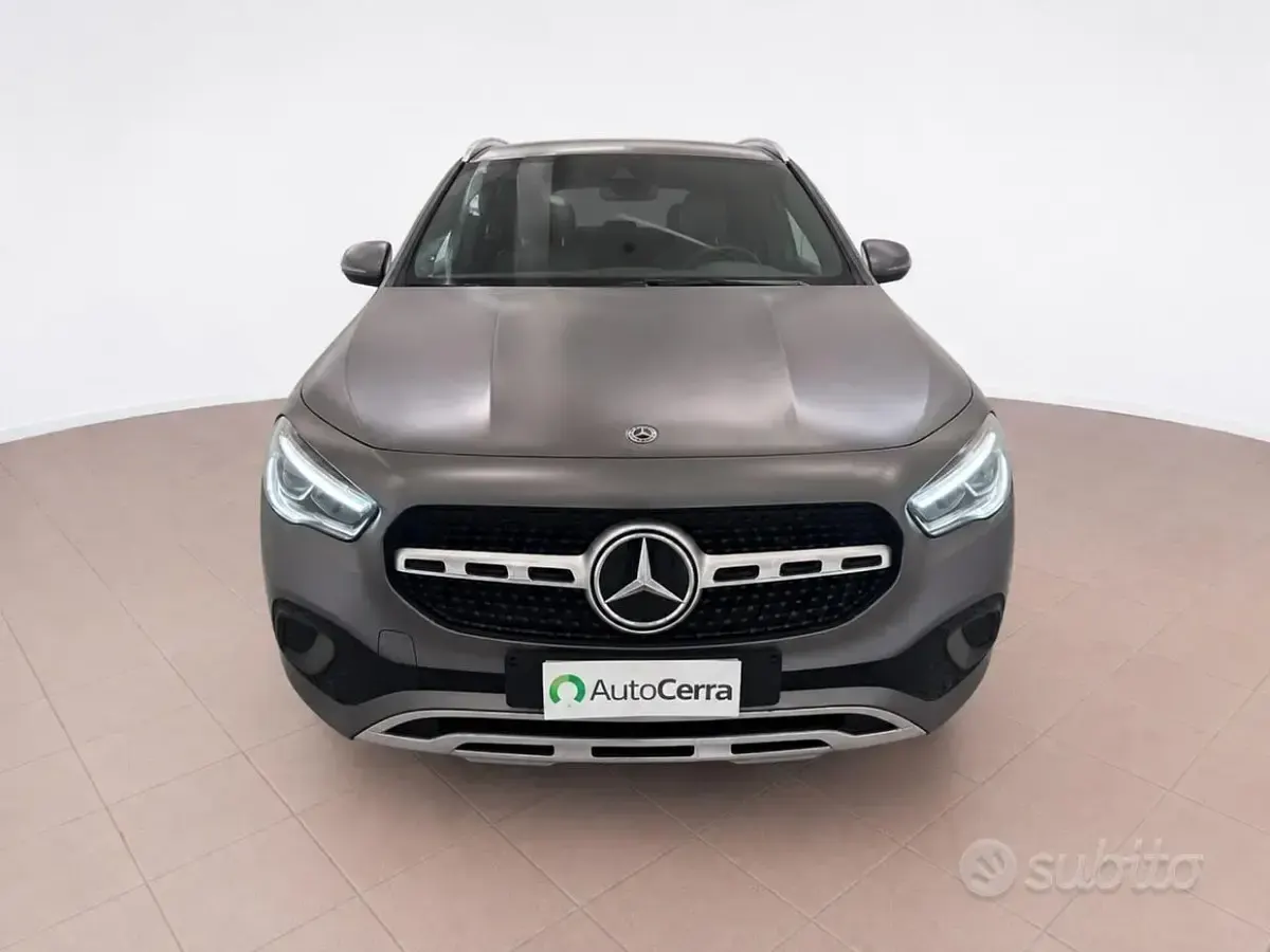 Usata Mercedes GLA200 Business 150 CV (110 kW) 2023 Grigio SUV