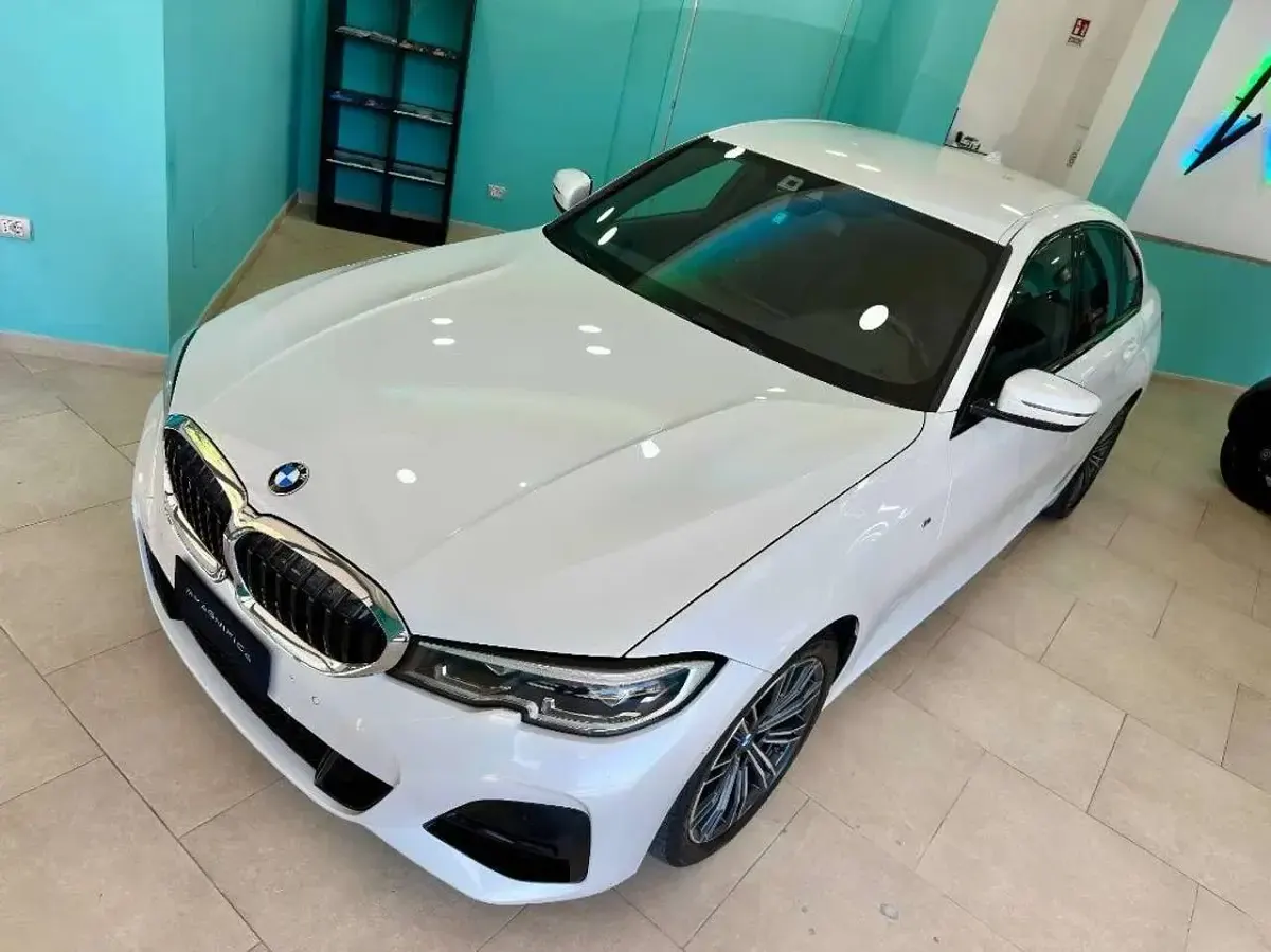 Usata BMW 318 M Sport 150 CV (110 kW) 2021 Mineral white metallic Berlina