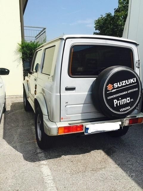 Usata Suzuki Samurai 69 CV (50 kW) 2001 Grigio SUV
