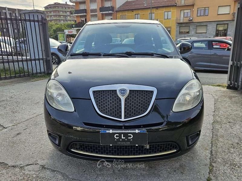 Usata Lancia Ypsilon 75 CV (55 kW) 2010 Nero Utilitaria
