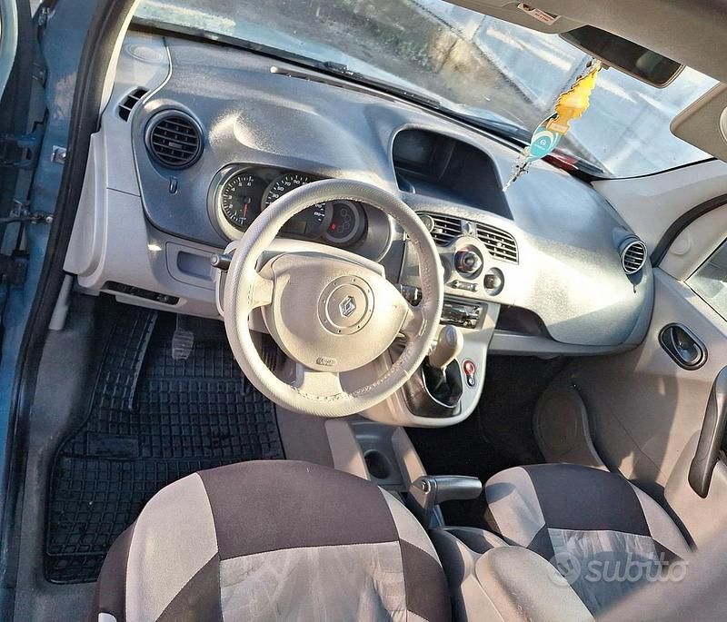 Usata Renault Kangoo 65 CV (47 kW) 2010 Blu Monovolume