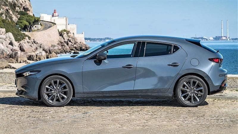 Usata Mazda 3 Exceed 122 CV (89 kW) 2021 Grigio Berlina