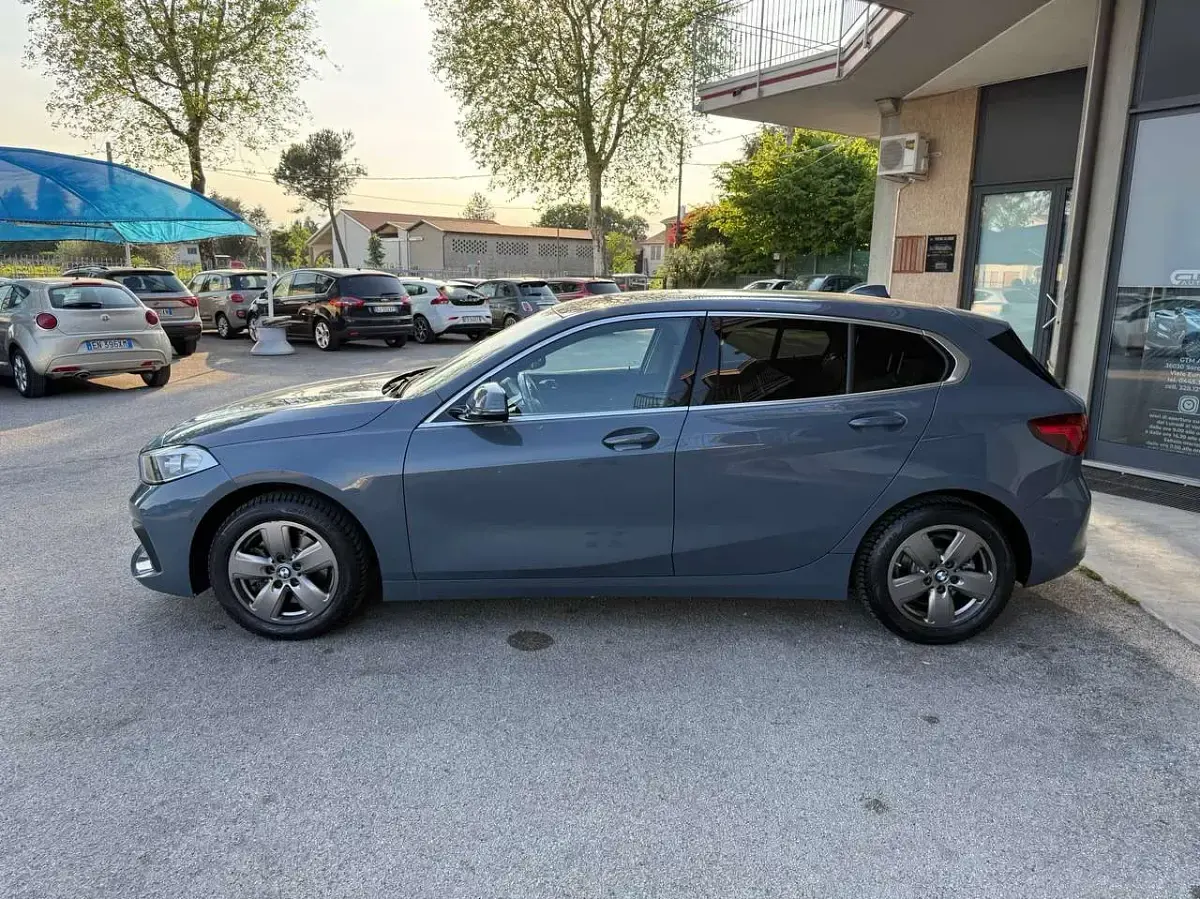 Usata BMW 118 140 CV (102 kW) 2019 Grigio Utilitaria