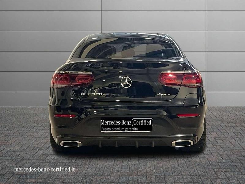 Usado Mercedes GLC300e Edition 211 CV (155 kW) 2022 Negro Coupe