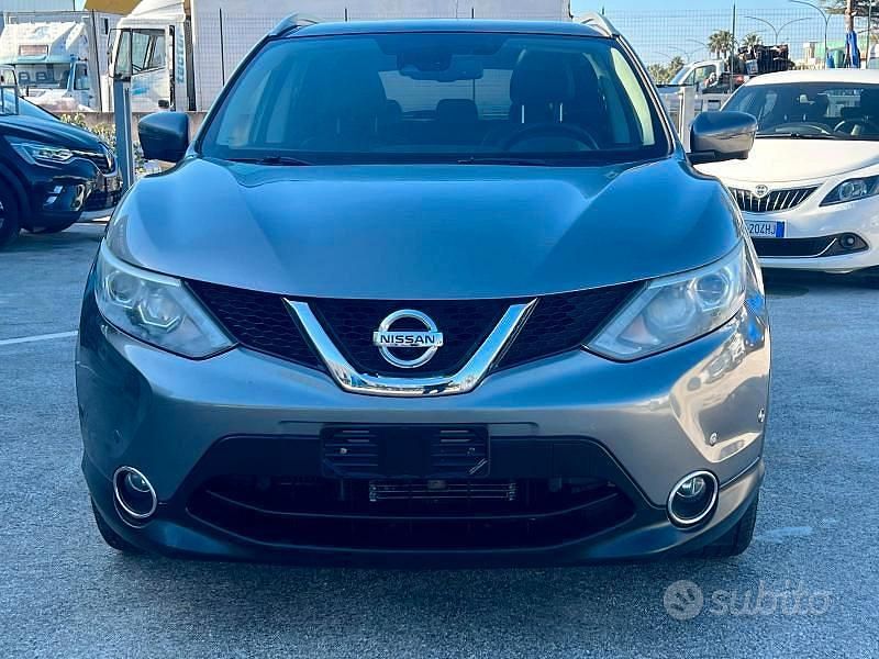 Usata Nissan Qashqai Tekna 130 CV (95 kW) 2016 Grigio SUV