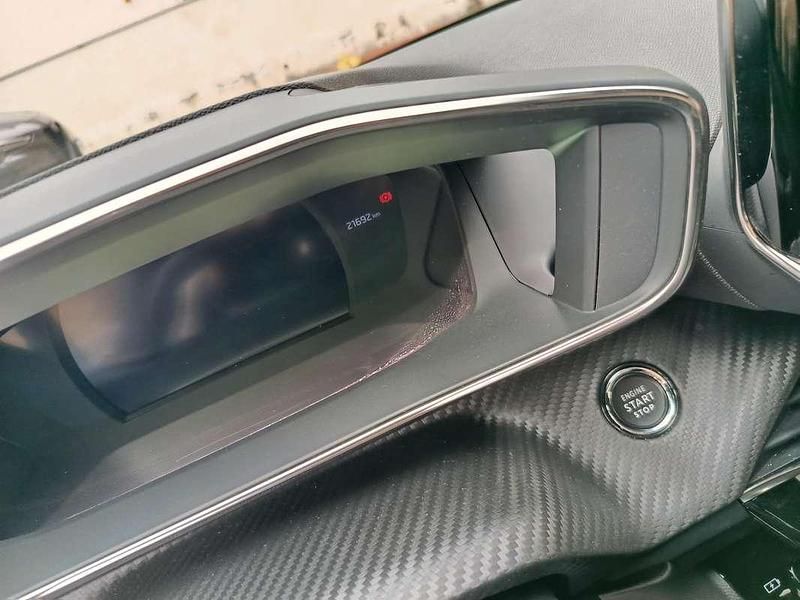 Usata Peugeot 208 GT 101 CV (74 kW) 2024 Utilitaria