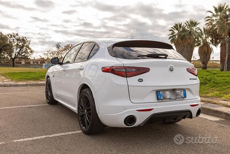 Usata Alfa Romeo Stelvio Executive 180 CV (132 kW) 2018 Bianco SUV