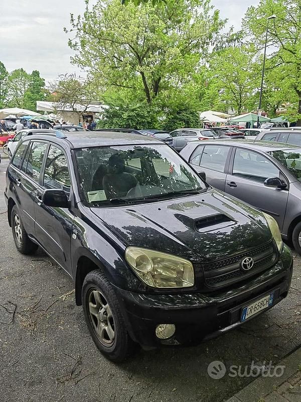 Usado Toyota RAV4 128 CV (94 kW) 2004 Familiar