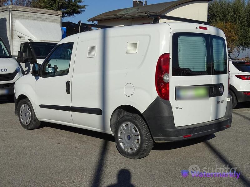 Usata Fiat Doblò 90 CV (66 kW) 2012 Bianco Monovolume