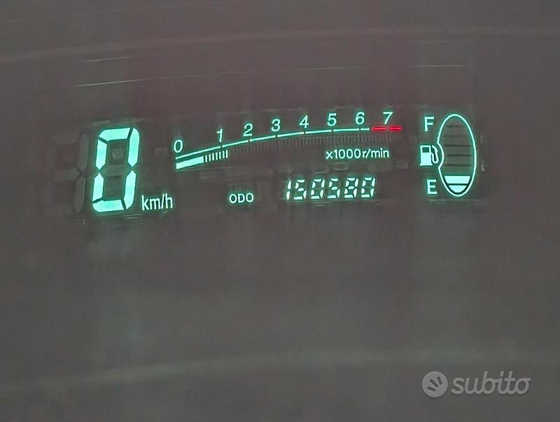 Usata Toyota Yaris 2002 Grigio Berlina