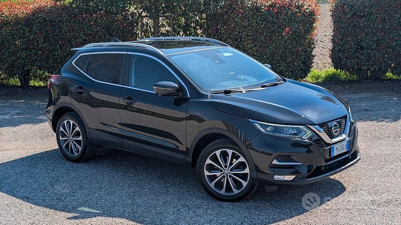 Usata Nissan Qashqai N-Connecta 115 CV (84 kW) 2018 Nero SUV