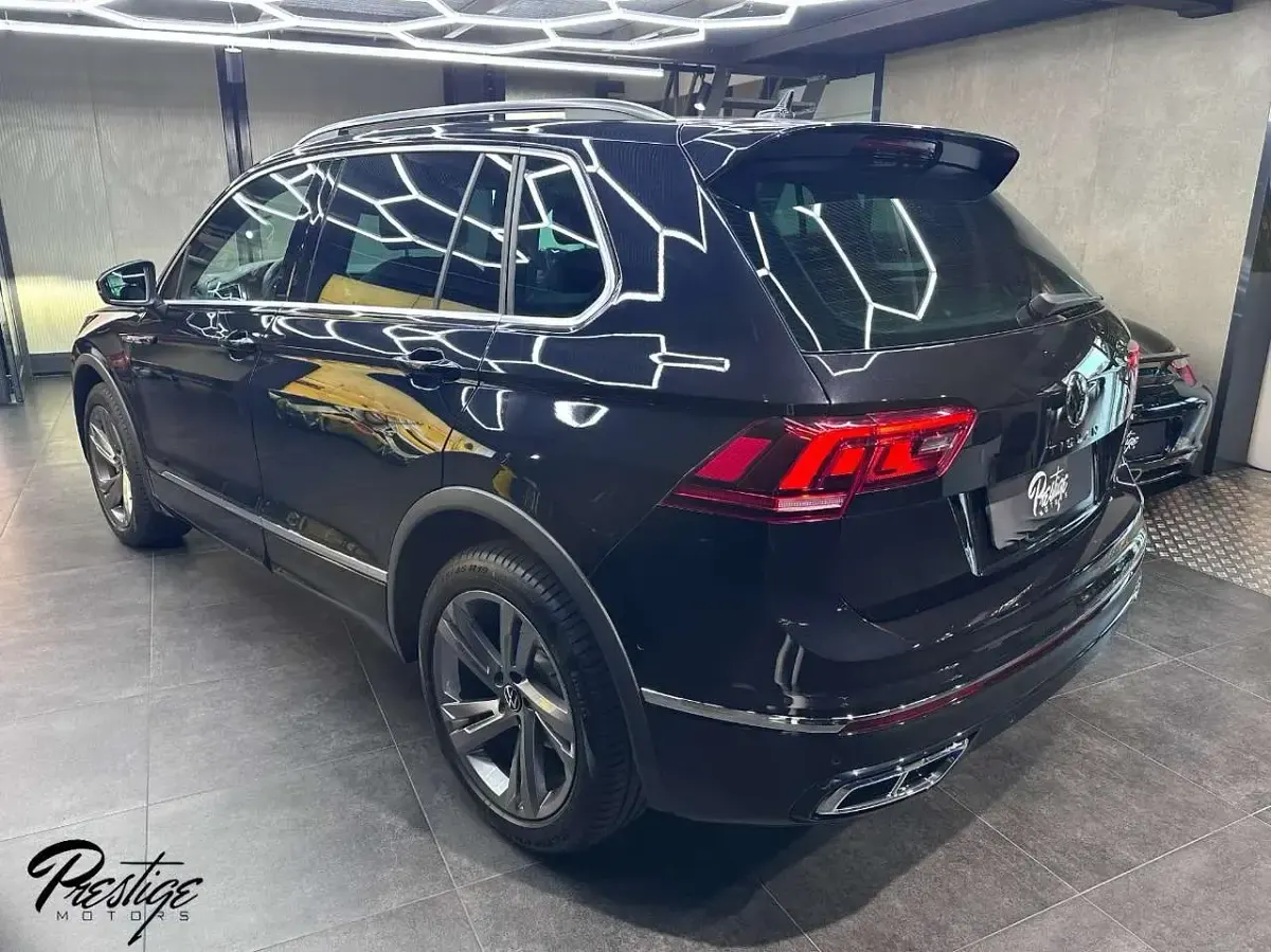 Usata VW Tiguan R-line 200 CV (147 kW) 2023 Grigio SUV