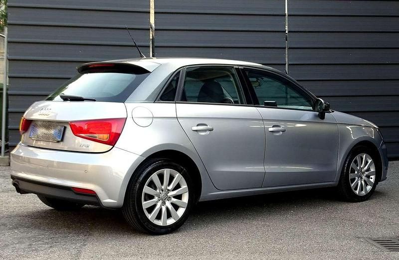 Usata Audi A1 Sportback Ambiente 125 CV (91 kW) 2016 Argento Utilitaria