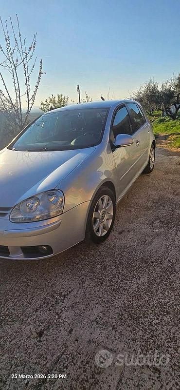 Usata VW Golf IV 140 CV (102 kW) 2005 Grigio Berlina