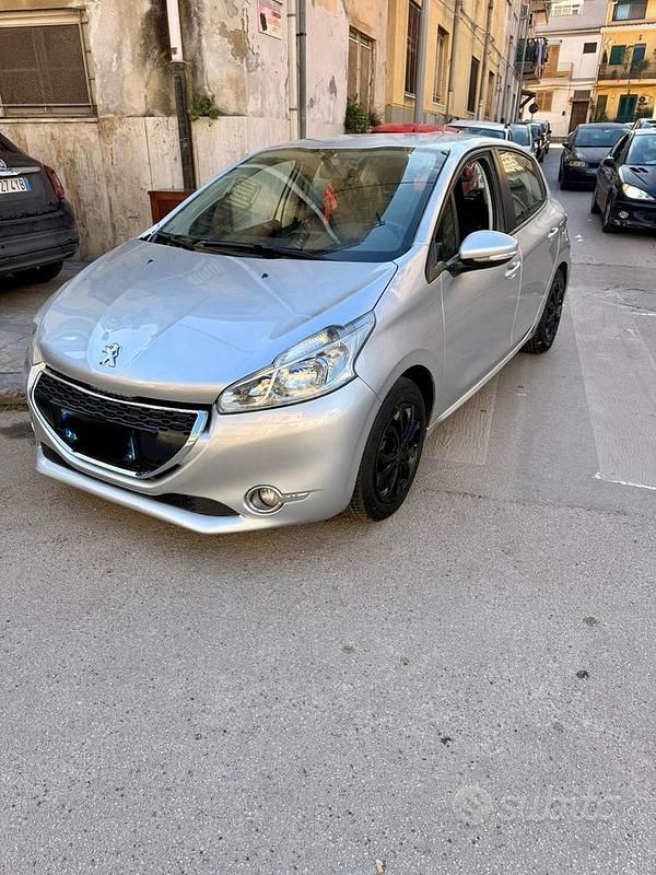 Usata Peugeot 208 Allure 120 CV (88 kW) 2013 Grigio Utilitaria